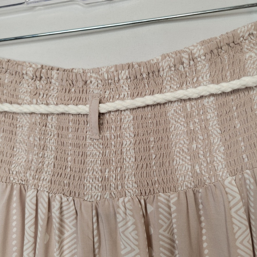 Forever 21 Women's Large Maxi Skirt Beige White Geometric Smocked Waist Boho Flo - Picture 14 of 16